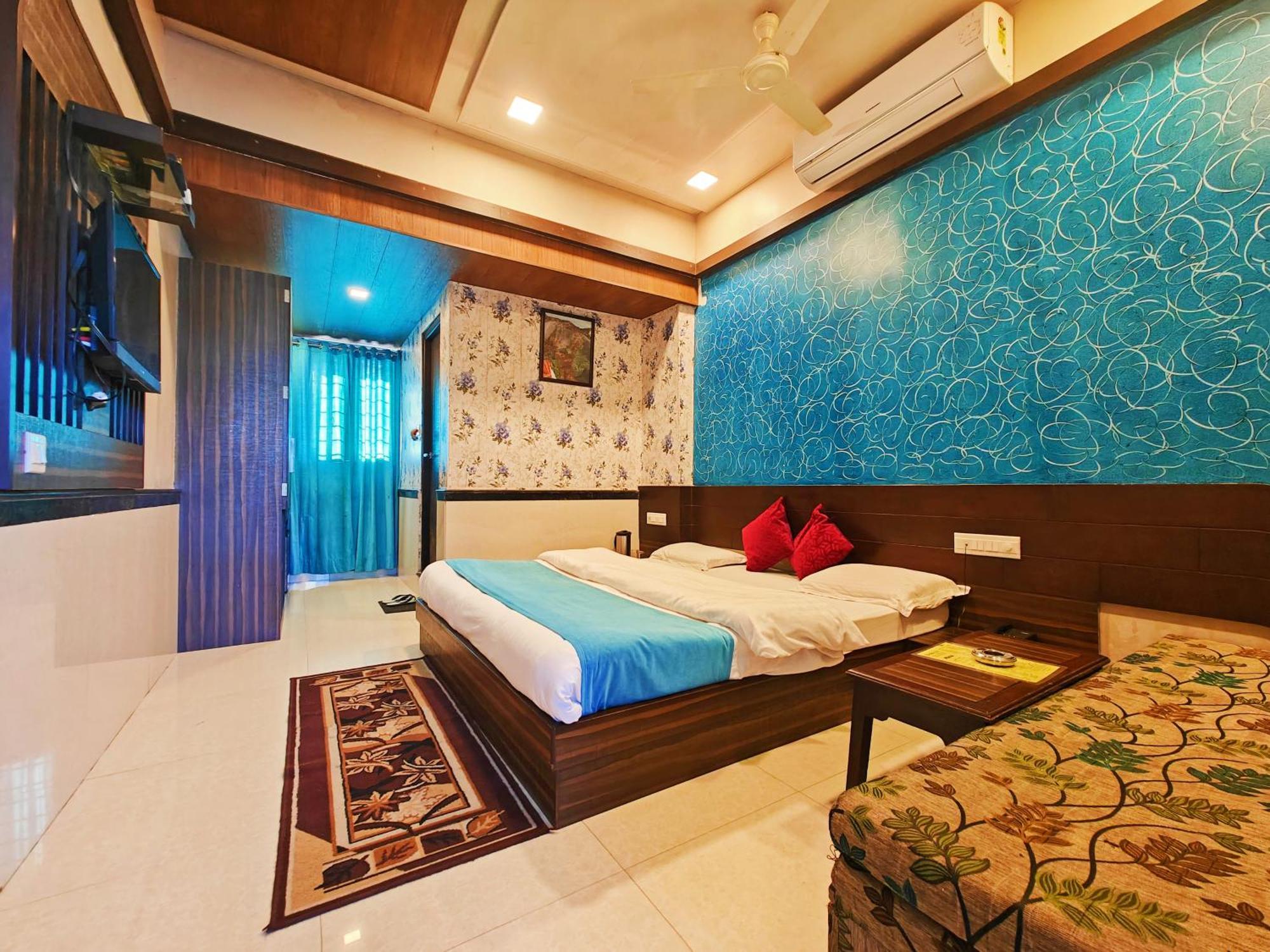 Hotel Saraswati Abu Zewnętrze zdjęcie