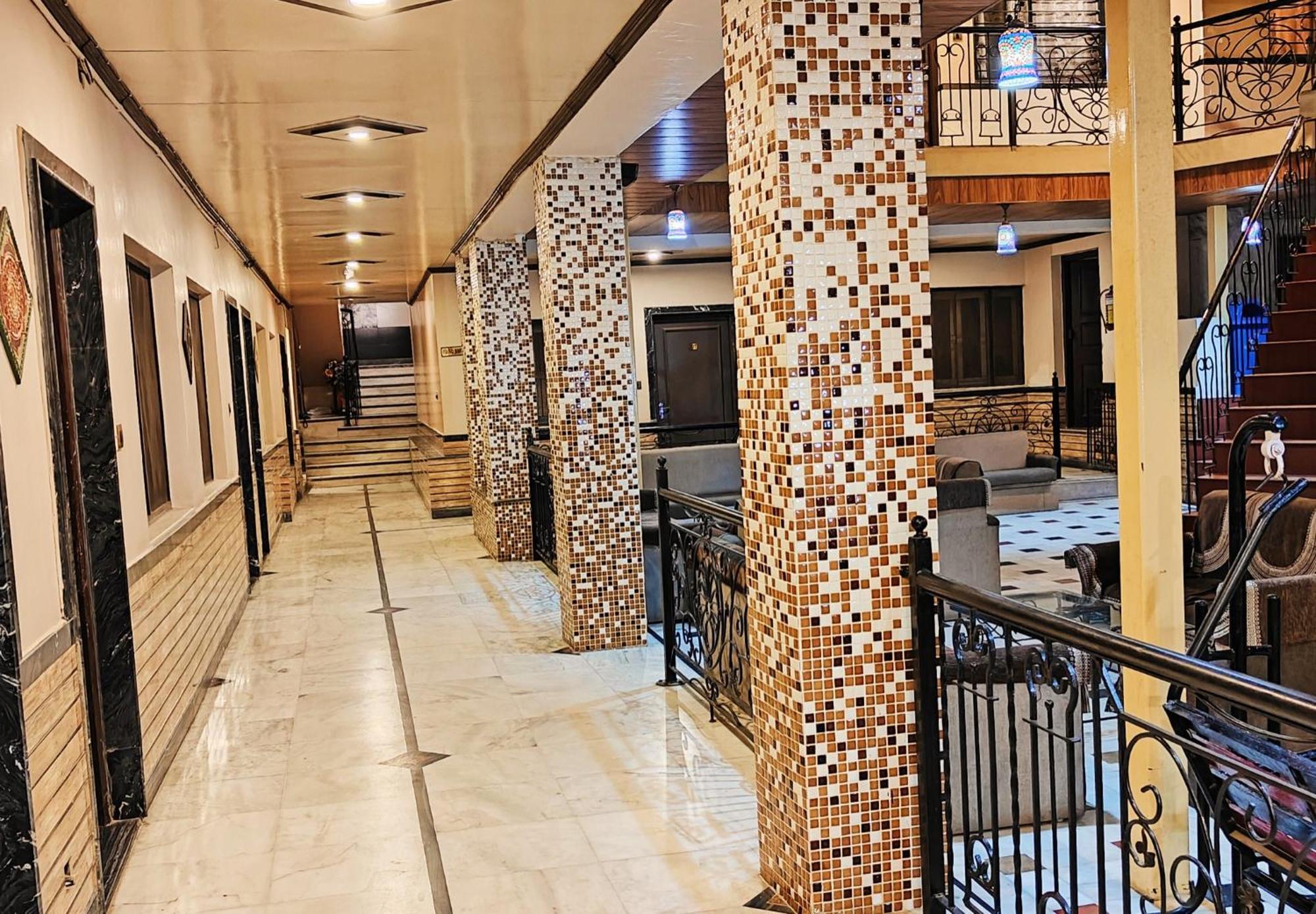 Hotel Saraswati Abu Zewnętrze zdjęcie