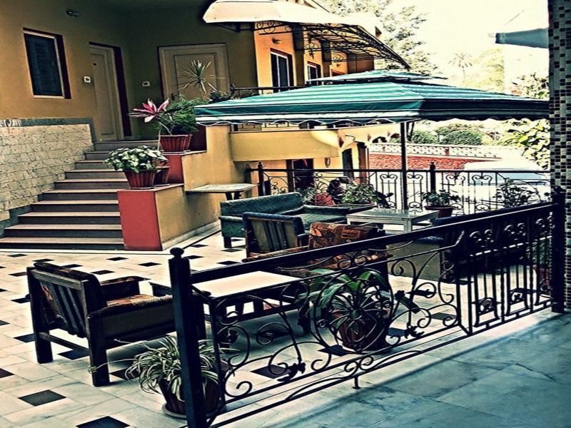 Hotel Saraswati Abu Zewnętrze zdjęcie