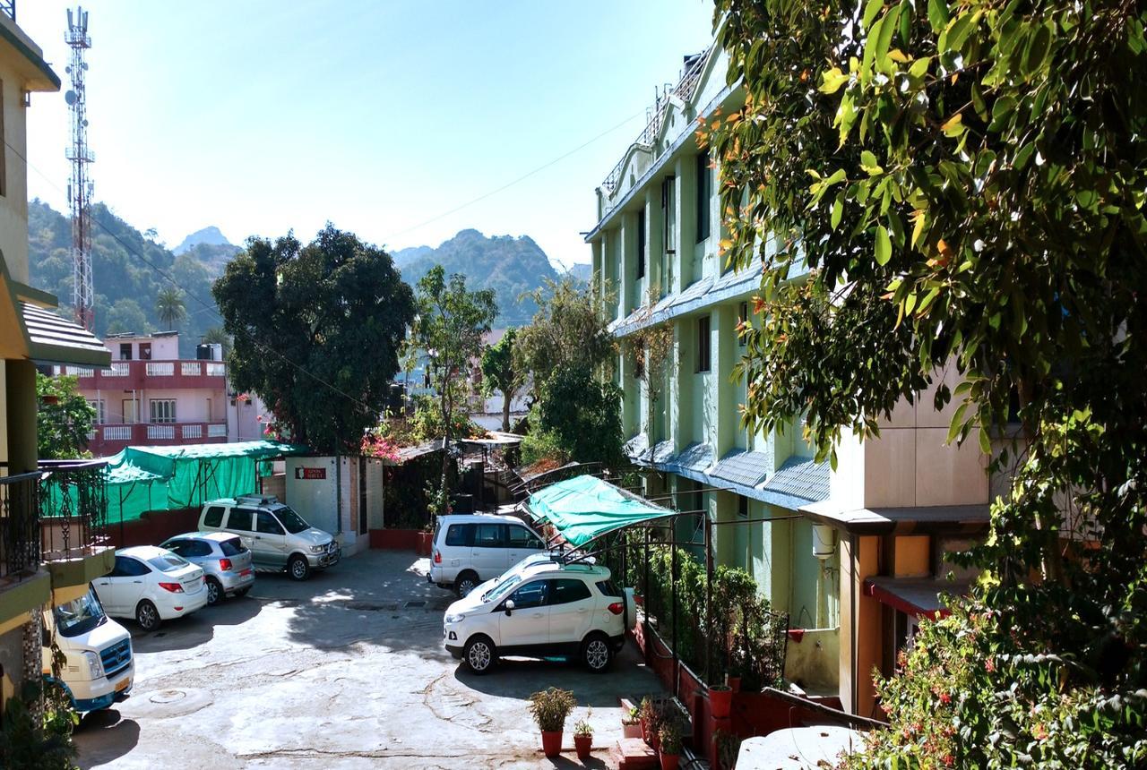 Hotel Saraswati Abu Zewnętrze zdjęcie